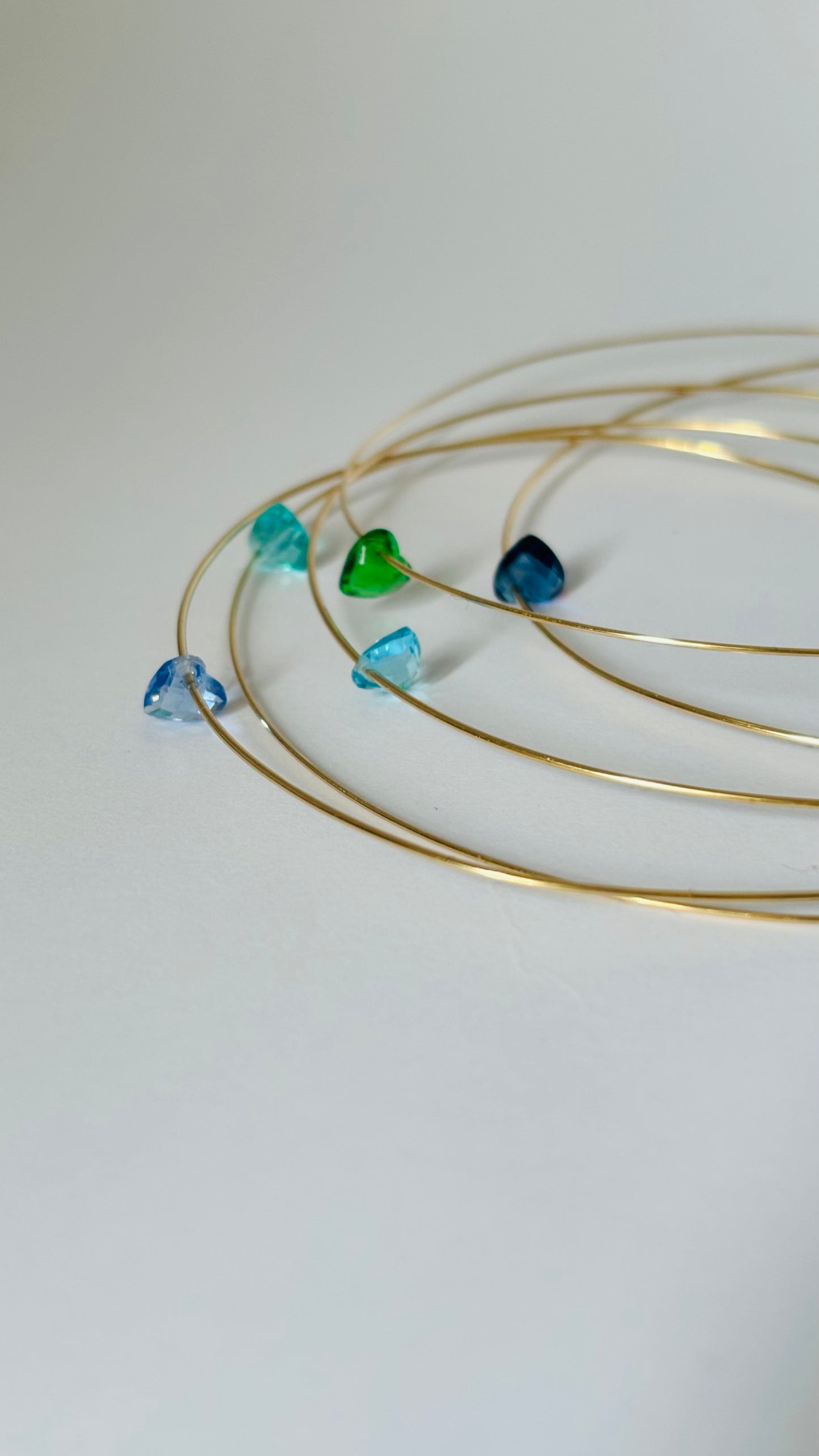 BRACCIALI 5 SENSI CON CUORICINI COLORATI DI ZIRCONE