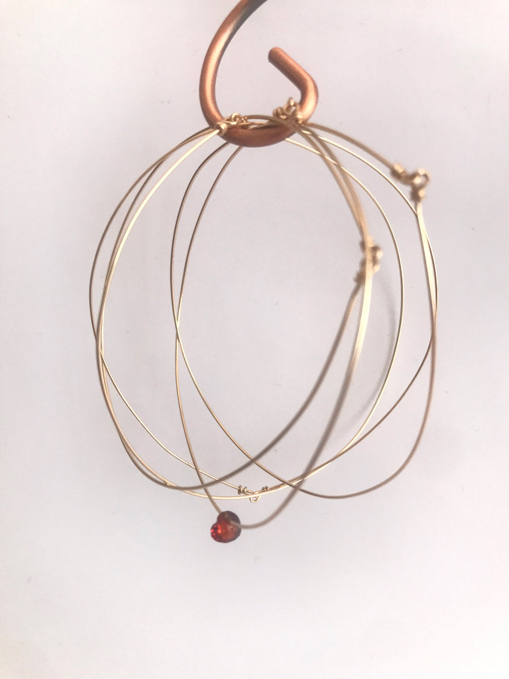 Bracciali 5 sensi con cuoricino di zircone rosso creati da Lucillazadra