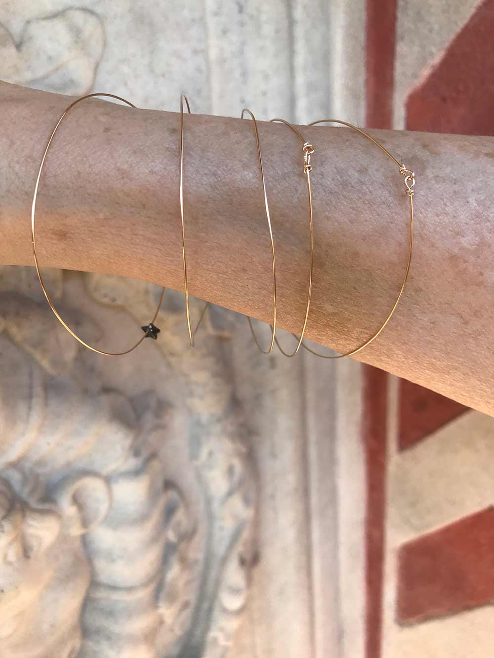 Bracciali 5 sensi con stellina di zircone nera creati da Lucillazadra, indossati 02